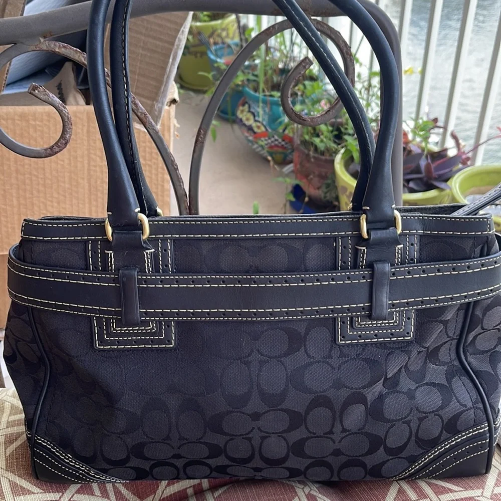 Coach CC HAMPTON Black Vintage Satchel with Brass & Belt Detail 2006 - Picture 3 of 8